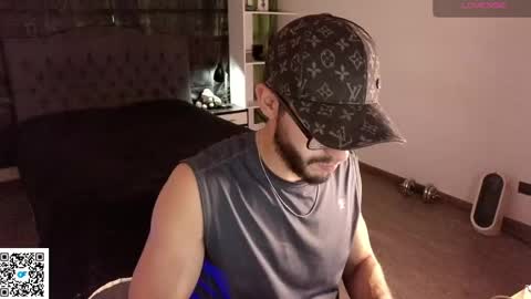 phantom_bigger1 online show from May 15, 9:55 pm