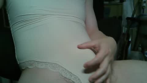 Snapshot of phantom_h chatting on April 6, 5:08 am phantom online show from April 6, 5:08 am