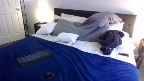 Snapshot of phatassblond chatting on December 19, 5:29 pm PhatAssBlond online show from December 19, 5:29 pm