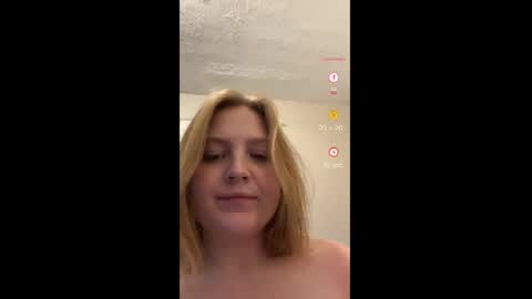 Snapshot of phatassblond chatting on December 28, 9:51 pm PhatAssBlond online show from December 28, 9:51 pm