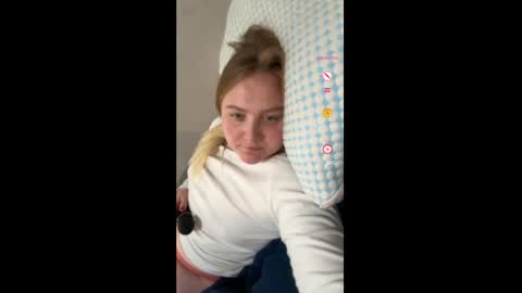 Snapshot of phatassblond chatting on January 8, 6:52 pm PhatAssBlond online show from January 8, 6:52 pm