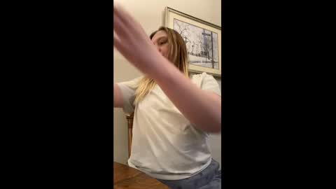 Snapshot of phatassblond chatting on January 12, 10:22 pm PhatAssBlond online show from January 12, 10:22 pm