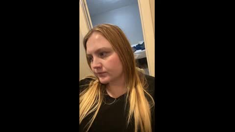 Snapshot of phatassblond chatting on January 19, 12:38 am PhatAssBlond online show from January 19, 12:38 am