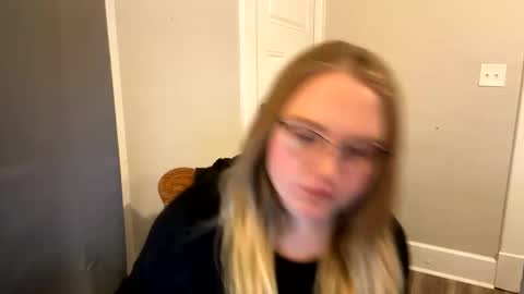 Snapshot of phatassblond chatting on January 20, 10:37 pm PhatAssBlond online show from January 20, 10:37 pm