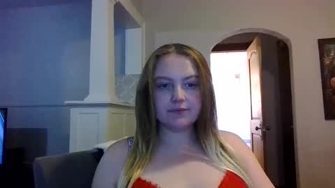 Snapshot of phatassblond chatting on February 12, 4:55 pm PhatAssBlond online show from February 12, 4:55 pm