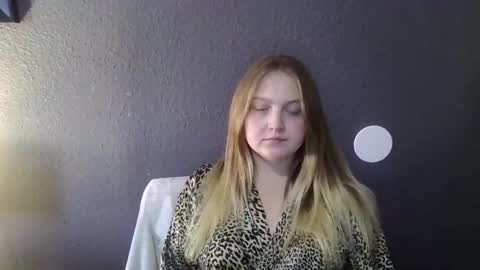 Snapshot of phatassblond chatting on March 10, 5:07 pm PhatAssBlond online show from March 10, 5:07 pm