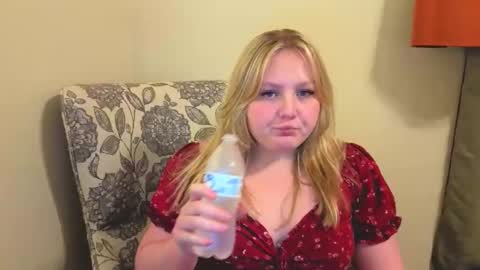 PhatAssBlond online show from April 4, 2:21 am