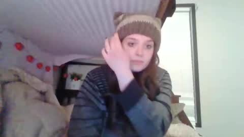 Snapshot of pheebs_cams chatting on January 2, 2:43 am Pheebs online show from January 2, 2:43 am