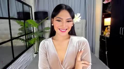 phenomenal_ivy online show from May 30, 3:42 pm