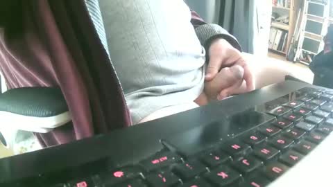 Snapshot of philache04 chatting on October 27, 10:41 am Gabu online show from October 27, 10:41 am