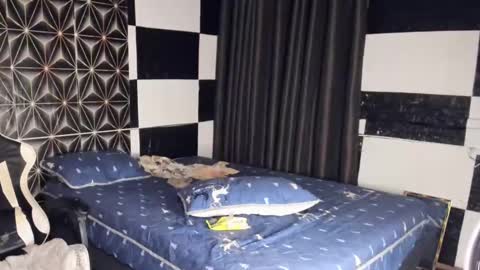 Snapshot of philhotbody chatting on February 14, 4:20 pm AJ online show from February 14, 4:20 pm