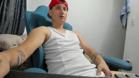 Snapshot of philip_dj chatting on November 8, 2:23 am philip_dj online show from November 8, 2:23 am