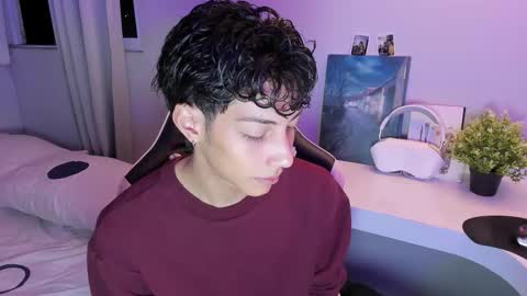 Phil.   INDEPENDENT MODEL online show from December 3, 6:21 am