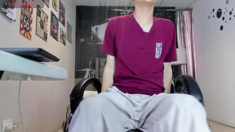 PHILLIP online show from April 26, 6:16 pm