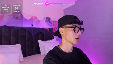 Snapshot of phillicious_ chatting on October 26, 9:53 pm Phillip online show from October 26, 9:53 pm