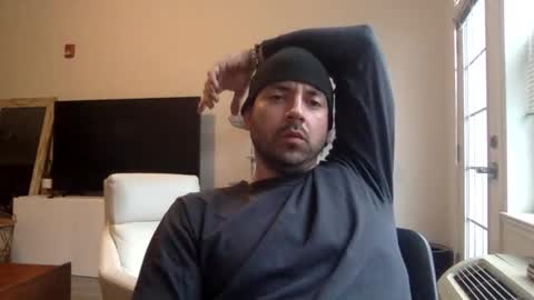 Snapshot of phillip8819 chatting on December 11, 6:20 pm phillip online show from December 11, 6:20 pm