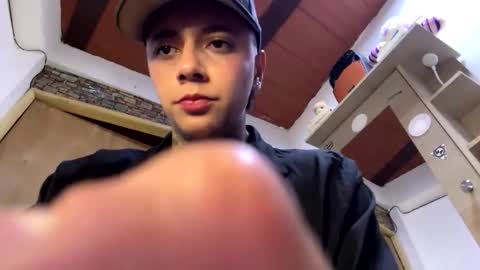 Snapshot of phillip_brownn chatting on September 30, 11:48 am PHILLIP online show from September 30, 11:48 am