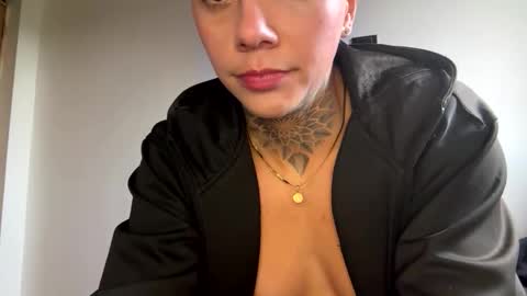 Snapshot of phillip_brownn chatting on October 25, 12:56 pm PHILLIP online show from October 25, 12:56 pm
