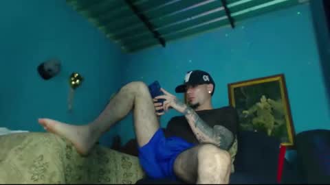 phlilloyhighclouds online show from December 13, 3:11 pm