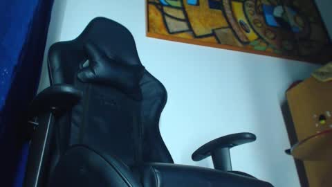 phlilloyhighclouds online show from March 9, 12:09 pm