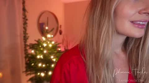 PHOENIX TAYLOR online show from December 5, 2:42 am