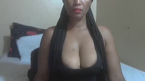 Snapshot of phoenixcandy chatting on January 24, 9:47 pm phoenixcandy online show from January 24, 9:47 pm