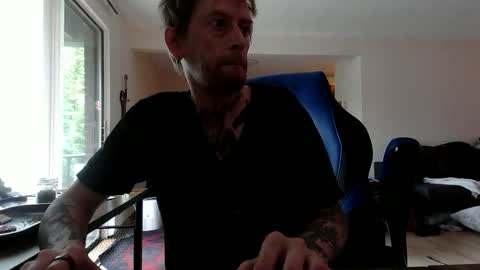 Snapshot of phrostdd chatting on May 24, 2:33 pm FrankenDaddy online show from May 24, 2:33 pm