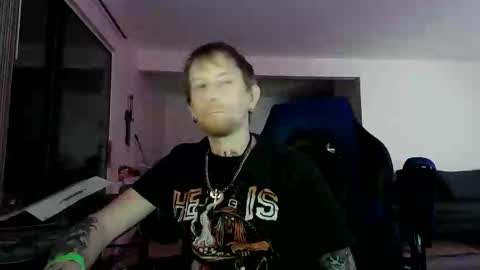 Snapshot of phrostdd chatting on June 7, 5:00 am FrankenDaddy online show from June 7, 5:00 am