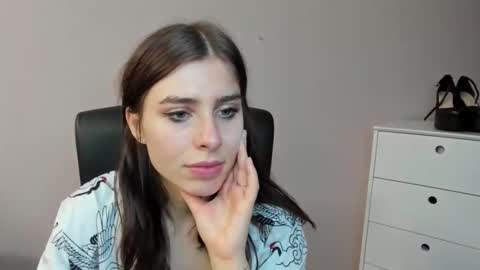 P I A online show from September 14, 6:34 am