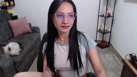 Snapshot of pia_horny chatting on February 4, 8:28 pm Pia  online show from February 4, 8:28 pm