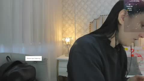    online show from April 18, 11:25 am