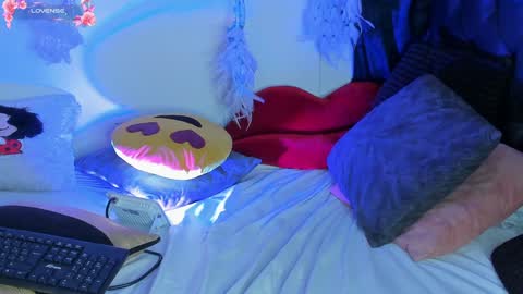  PIA FISHER  online show from February 2, 2:06 am