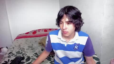 picaszomilos350 online show from December 2, 11:59 am