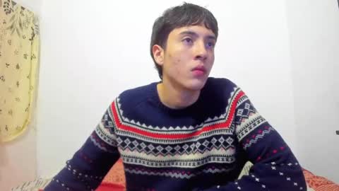 picaszomilos350 online show from April 11, 6:18 am