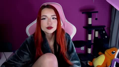 Mia online show from March 6, 9:31 pm