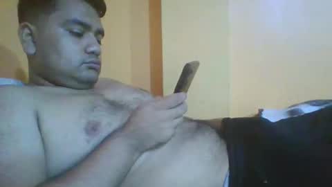 Snapshot of pichulonrenzo chatting on May 20, 12:28 am PICHULAMOJADA online show from May 20, 12:28 am