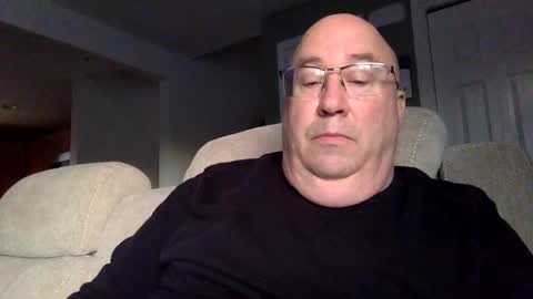 Snapshot of pickme11113 chatting on December 13, 12:39 pm pickme11113 online show from December 13, 12:39 pm