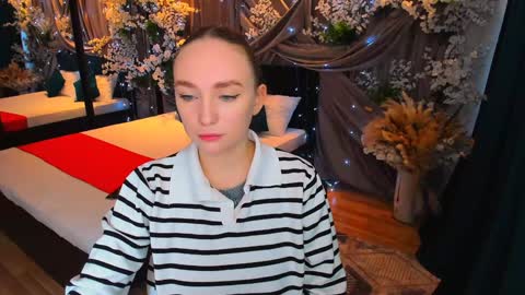 Snapshot of pieceofinspiration chatting on February 8, 10:18 am Emelie online show from February 8, 10:18 am