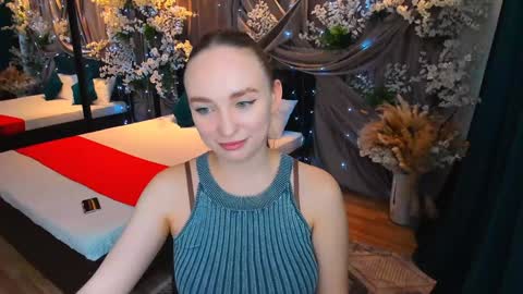 Snapshot of pieceofinspiration chatting on February 8, 1:22 pm Emelie online show from February 8, 1:22 pm