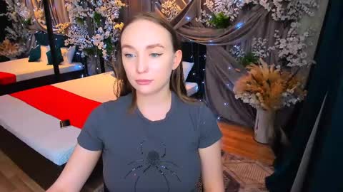 Snapshot of pieceofinspiration chatting on February 11, 4:35 pm Emelie online show from February 11, 4:35 pm