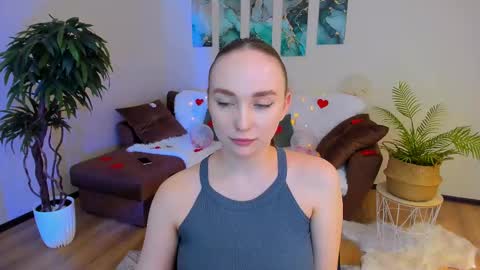 Snapshot of pieceofinspiration chatting on February 22, 1:13 pm Emelie online show from February 22, 1:13 pm