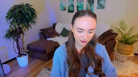 Snapshot of pieceofinspiration chatting on February 27, 4:21 pm Emelie online show from February 27, 4:21 pm