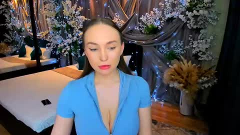 Snapshot of pieceofinspiration chatting on March 3, 10:20 pm Emelie online show from March 3, 10:20 pm