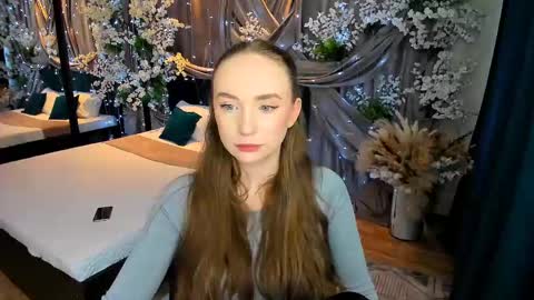 Snapshot of pieceofinspiration chatting on March 9, 10:19 am Emelie online show from March 9, 10:19 am