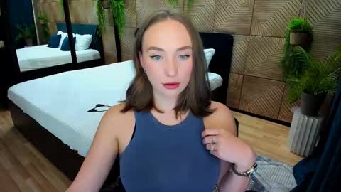 Snapshot of pieceofinspiration chatting on September 14, 7:24 pm Emelie online show from September 14, 7:24 pm