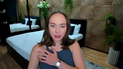 Snapshot of pieceofinspiration chatting on September 15, 6:19 pm Emelie online show from September 15, 6:19 pm