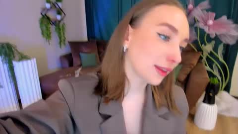 Snapshot of pieceofinspiration chatting on September 22, 4:03 am Emelie online show from September 22, 4:03 am