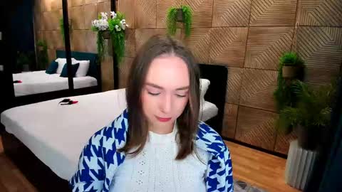 Snapshot of pieceofinspiration chatting on October 1, 4:13 pm Emelie online show from October 1, 4:13 pm