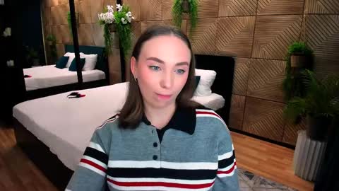 Snapshot of pieceofinspiration chatting on October 6, 4:10 am Emelie online show from October 6, 4:10 am