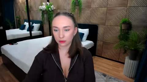 Snapshot of pieceofinspiration chatting on October 16, 5:03 pm Emelie online show from October 16, 5:03 pm